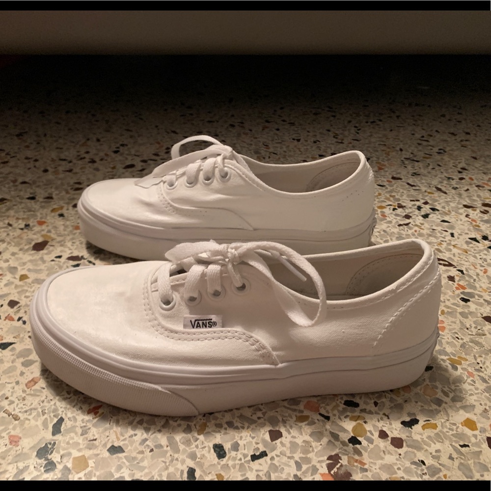 Vans size: 4.0 men’s 5.5 women’s
